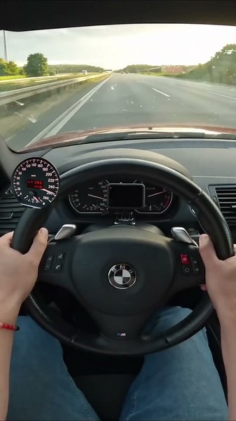 BMW 135i Coupe E82 Top Speed on the Autobahn