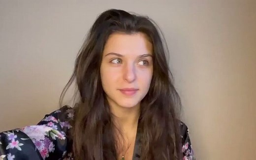 莉亚•戈蒂（Leah Gotti）向粉丝表示其祛除了纹身而希望有个崭新的生活