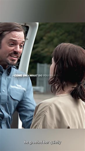 British boxer Anthony Joshua was injured in a car accident in Nigeria, which resulted in the deaths of two other individuals. Footage posted online showed the former heavyweight world champion, shirtless and disoriented, sitting in a damaged vehicle surrounded by shattered glass. #Anthony Joshua# Car Accident#Nigeria