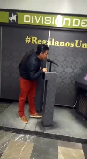 José José Cantando Gavilán o Paloma: Palomazo y Éxito Musical