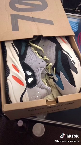 Custumer came back and sold us a ton of heat for retail 😯 #fyp #sneakers #dmv #steals #buyselltrade