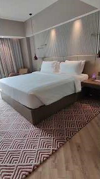 How to make your bed like hotel? #housekeeping #bedroom #bed #making #towelart #towelfolding #diy
