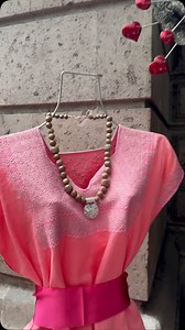 Imagina a mamá luciendo esto 💥 En Artes de México tenemos regalos artesanales ideales para ella 💓 ¡Visitamos! 🧶 | Artes de México