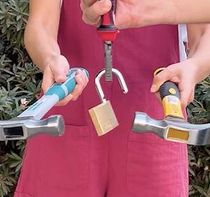 How to Make a Lock With Just a Plastic Bottle | 5-Minute Recycle
