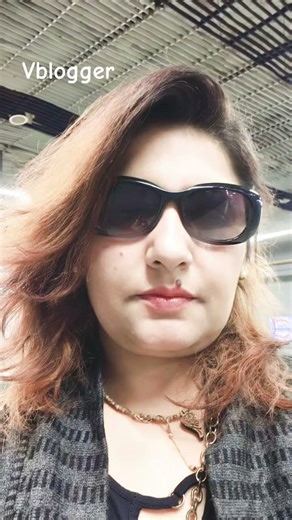 vblogger in delhi - influencer - youtuber - vblogger