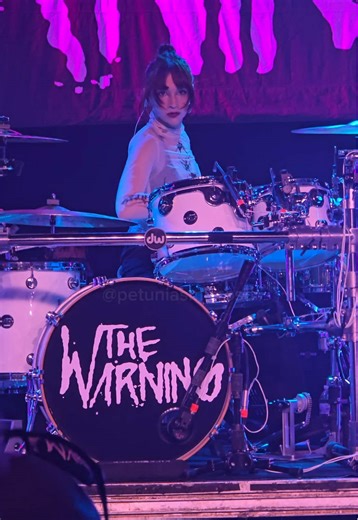Que mas Quieres???? #thewarning #paulinavillarreal @The Warning @Paulina Villarreal