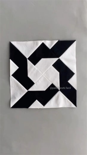 Bruna Martini - Patchwork ✂️🪡 on Instagram: "Curso completo de Patchwork, aulas completas com dezenas de blocos exclusivos. Acesse o site do meu perfil @patchwork.facil VEJA O QUE VOCÊ VAI RECEBER ⬇️ ⬇️ ✅Blocos exclusivos de patchwork ✅350 moldes ✅Instruções com medidas ✅Blocos patchwork com efeito 3D ✅Vídeo aulas explicativas Benefícios: ✔️Acesso vitalício: curso será seu para sempre! ✔️7 dias de garantia ✔️ Aulas dinâmicas ✔️ Adicionamos novos modelos todos meses ✔️ Atualizações gratuitas ✔️ 