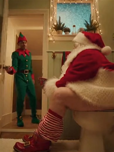 a_santa_is_setting_in_the_bathroom_the_dor_was_open_and_the_elf_come_to_the_bathroom_says_santa_what#foryoupage #viralmyvediotiktokteam💔 #tiktokmonetisemoncompte #cheristmes #foryoupage❤️❤️ #unfreazemyaccount #viral