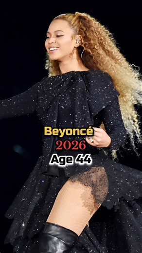 Hollywood Singers Then vs Now (2025) – You Won’t Believe the Change!
