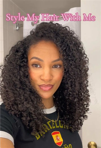 It’s always a party when I style my hair and this time I partied with @Innersense Organic Beauty 😄🙌🏽 It was my first time using their product and I have to say, I’ve been sleep! It smelled so good, great slip and made my curls super duper soft and defined. In addition to a new style technique I was trying out 😉 This style day lasted me a full week! Innersense I think yall just gained a new customer 🥰 *not a paid promotion #innersenseorganicbeauty #naturalhair #stylewithme #domyhairwithme #n