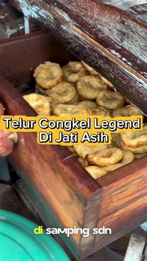 Telur congke legend di Perum pemda Jati Asih #kulinerbekasi #telurcongkel #jalanjalan