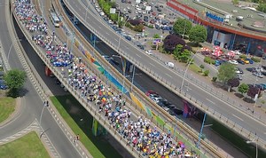 Imagine impresionantă la protestul profesorilor: mii de oameni au ocupat în întregime Pasajul Basarab