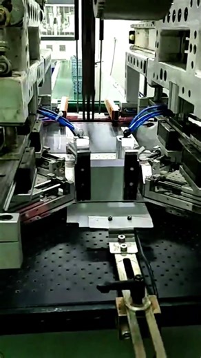 Automatic rigid box for producing slip case box