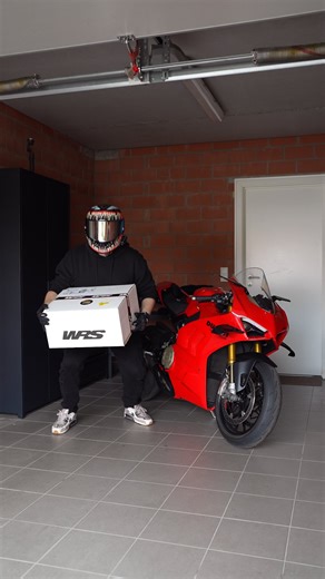 KYBO on Instagram: "Let's unbox my new windscreen! 😎"