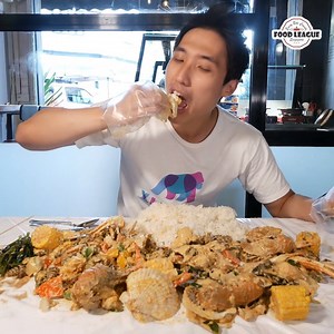 167K views · 372 reactions | Because who doesn't love a whole table of Nasi Lemak + Seafood Combo? Introducing the Nasi Lemak Shell Out from Halal eatery Walaku, lauded as the first of its kind in Singapore! | Food League SG | Facebook