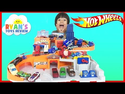 Hot Wheels Sto and Go Play Set Classic with Disney Cars Toys