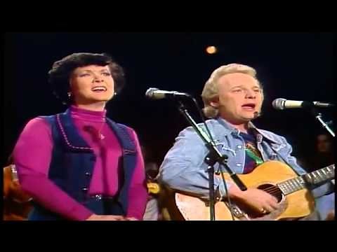 Merle Haggard - Silver Wings- LIVE