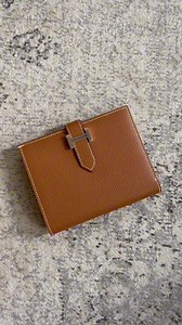 The Hermes Bearn Compact wallet is brand new in the coveted gold color, made from Epsom leather. With palladium hardware. The wallet is compact in size, making it convenient for everyday use. Available on hand and ready to ship. 殺 | Shop a Bag! | Facebook