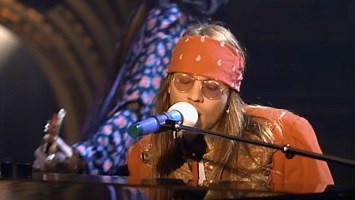 ＜歌詞和訳＞November Rain – Guns N’ Roses　曲の解説と意味も | LyricList (りりっくりすと)