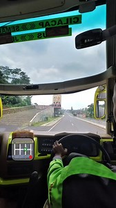 1.4M views · 12K reactions | GEARDOWN / GIGI LONCAT MUNDUR‼️ (untuk membantu sistem pengereman) #geardown #bus #povdriving #hinobus #shiftgear #tutorial #explore #reels #viralfb | Cak Ikin Channel | Facebook