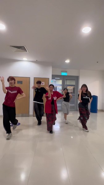 The richest men and ladies💰👫🏻 Catch our latest cover of #aespa Dirty Work!! Link in bio🔗 @aespa official #kpopdance #dancecover #kpopfyp #dance