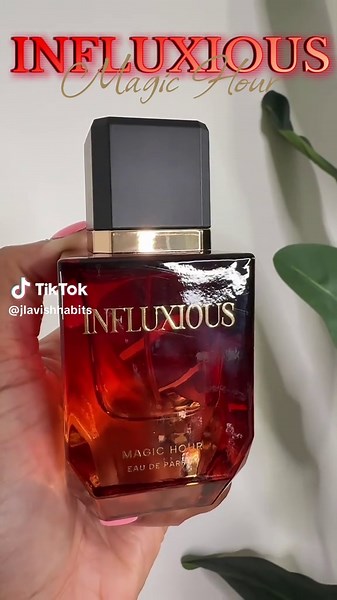 ✨🍉 Magic Hour 🍉✨ Magic Hour makes an unforgettable first impression with its remarkably realistic watermelon accord. Juicy and sun-ripened, it opens with the crisp, watery freshness of freshly sliced melon, evoking cool pink flesh, glistening juice, and the clean sweetness of perfectly ripe watermelon. Vibrant yet refined, it captures the essence of summer with a natural, effortless elegance—never artificial. It remains my favorite Influxious fragrance and an essential choice for anyone drawn 