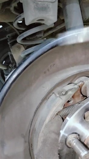 FJ cruiser hand brake shoe #car #automotive | Alan Author