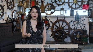 现代艺术家 Poesy Liang 梁小诗人美心善。2011年为同理心活动跑了十几个国家，也在康城剃光头，这种疯狂事迹也只有艺术家有胆量去做。艺术对Poesy而言，就是一种自愈的方法，当自己有心结打不开的时候，就会投入艺术。Poesy一直都是如此疗愈自己的内心。对她而言，拥有力量的女性具有影响力，能够把每一个角色都扮演好，温柔的方式去做好每一件事情。 | 988