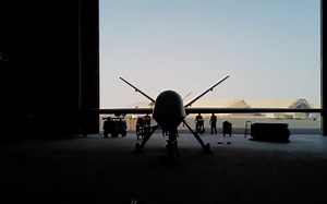 MQ-9无人机组装过程