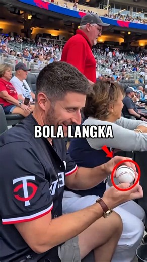 Dia Mendapat Bola dari Virat Kohli,tapi Justru Merusaknya! 😱 #shortvideo