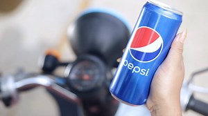 1.2M views · 875 shares | *កម្មវិធីពិសេសពីអុិចហ្សូលទៀតហើយ* ប្តូរប្រេងម៉ូតូអុិចហ្សូល FREE PEPSI | TEXOL Lubricants - Cambodia | Facebook