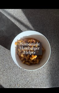 While I LOVE making hamburger helper from the box, I thought it would be fun to make it from scratch! Shoutout to @maggieeatsss for her take on this recipe 💃 You’ll Need:- 1 onion, chopped - minced garlic - 1 lb ground beef - 1/4 cups ketchup - 2 tablespoons Worcestershire sauce- pasta of your choice - 4 cups of beef bone broth - 1.5ish cups of freshly shredded cheese - Spices: salt, pepper, onion powder, garlic powder You’ll Need To Do: - In a pan over medium heat, add some oil. Once warm, add