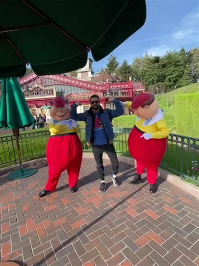 Tweedledee and Tweedledum - those Pretty Little Monsters 🥳🌈🏳️‍🌈