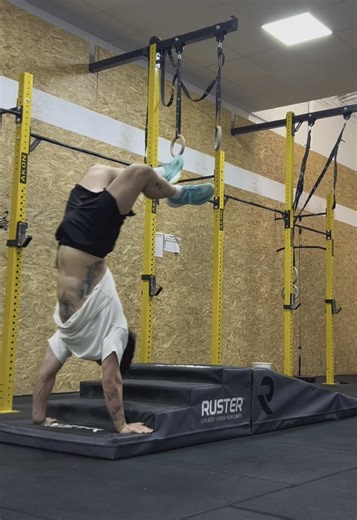 -Haciendo el mono un rato🐒 #crossfit #training #crosstraining #crossfitter #gym #fitness