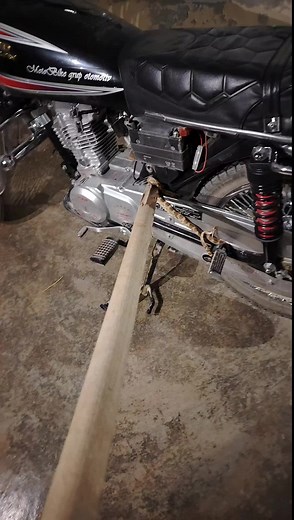 Motorcycle Maintenance: Adjusting Exhaust Pipe Safely