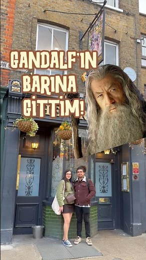 The Grapes Pub 🍇 Touring Gandalf’s Bar 🧙🏻‍♂️ #londonvlog #london #londonpubs #ianmckellen