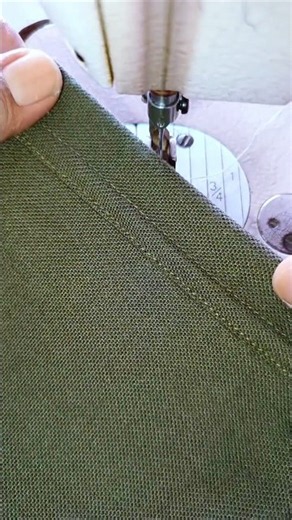Sewing a t-shirt hem without overlocking #sewing #sewingtutorial #sewingtips #sewingforbeginners