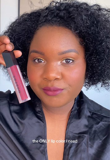 Morphe always comes through! 🙌🏾🌺 Happy spring y’all #lipcolor #lipsticktutorial #beginnermakeup