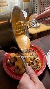 crispy smashed potatoes with pork bulgogi and gochujang queso de bola cheese sauce. bale para siyang nachos pero patatas tapos medyo kinorean ko yung flavors. bagay na bagay for hosting friends! shoutout sa danes cheese ngayong cheese the season of giving. | icoy