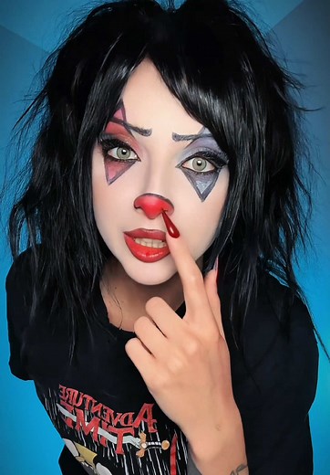 Goth Girl Clown: Stylish Costume Inspiration