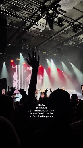 The Kooks - Naive: Lyrics and Live Performance Insights