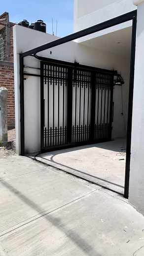 Portón Minimalista Automático Lateral: Innovación y Estilo