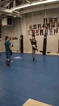 Muay Thai Heavy Bag Combos: Ultimate Guide to Training 🥊