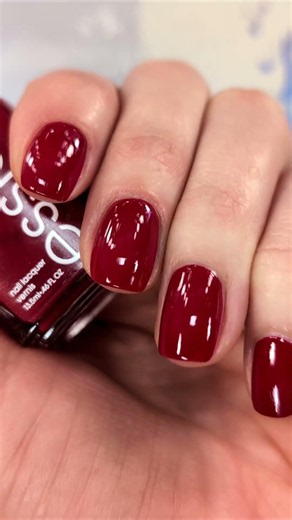 DAY 1 vs DAY 5: ESSIE RED NAILS — STILL PERFECT? #shorts
