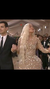 426 reactions · 27 comments | La reina llegando a la meta gala 2024 | Jimena Macanilla | Facebook