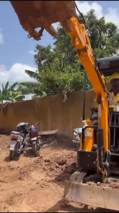 ⭕️ Ceci est une mini-pelle excavatrice, utilisée comme étape préalable avant la prise en main de la pelle excavatrice réelle. Comme vous pouvez le constater dans cette vidéo, au Centre des métiers industriels Cmi guinée nos formateurs qualifiés et expérimentés accompagnent nos apprenants à chaque étape de leur formation en conduite d’engins lourds et poids lourds. 𝗡𝗯: 𝗷𝘂𝘀𝗾𝘂’𝗮𝘂 𝟯𝟭 𝗱é𝗰𝗲𝗺𝗯𝗿𝗲, 𝗽𝗿𝗼𝗳𝗶𝘁𝗲𝘇 𝗱’𝘂𝗻𝗲 𝗿é𝗱𝘂𝗰𝘁𝗶𝗼𝗻 𝗲𝘅𝗰𝗲𝗽𝘁𝗶𝗼𝗻𝗻𝗲𝗹𝗹𝗲 𝘀𝘂𝗿 𝗻𝗼𝘀 �