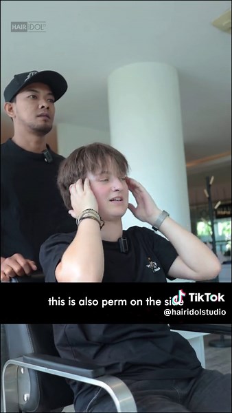 MULLET HAIRCUT With Cold Perm #fyp #fypシ #gayaditiktok #TikTokFashion #hairtok #hairidolstudio #hairtransformation #salonbali #barbershopbali #barberbali #ahmadassundawi #trendrambut2024 #inspirasimodelrambut2024 #genderlesshaircuts #hairconcultation #mullethaircut #coldperm