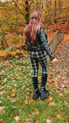 Shooting #modeling #viraltiktok #fy #fyp #foryoupage #fypシ #fypシ゚viral #viralvideo #viral #grunge #alt #alternative #scene #model #girl #goth #boots #gothboots #demonia