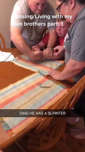 Messing/living with my twin brothers part 1: The Splinter Removal!! Like for part 2 #fyp #comical #freakout #brothers #funny