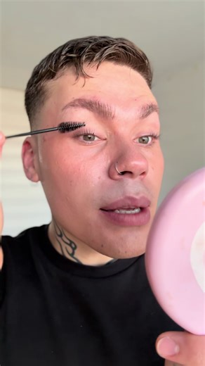 Top Tips for Using Red Makeup Effectively